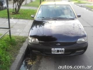 Ford Escort lx 1.8 en Constituci�n 2