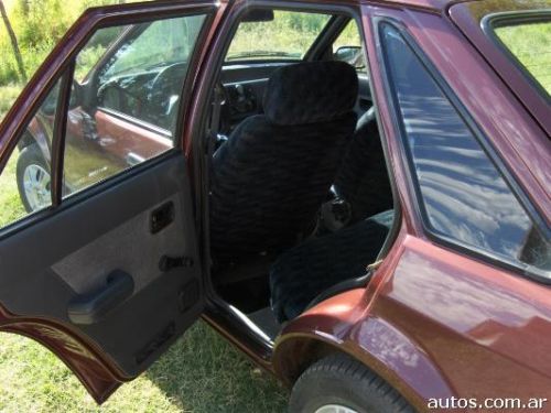 Ford Escort LX 1.6 en Villa Regina 2