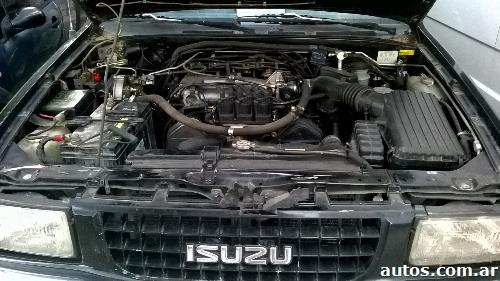 Isuzu Rodeo 4x4 con tubo de Gas en Paran� 2