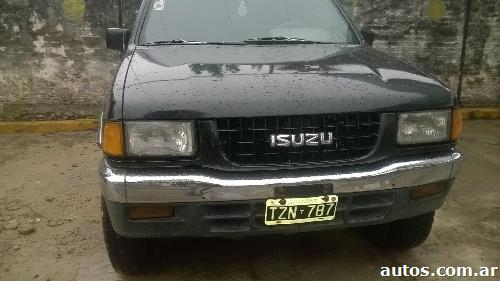 Isuzu Rodeo 4x4 con tubo de Gas en Paran� 3