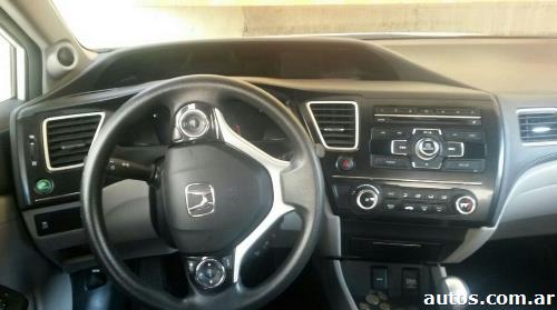 Honda Civic 1.8 LXS MT en Rosario 2